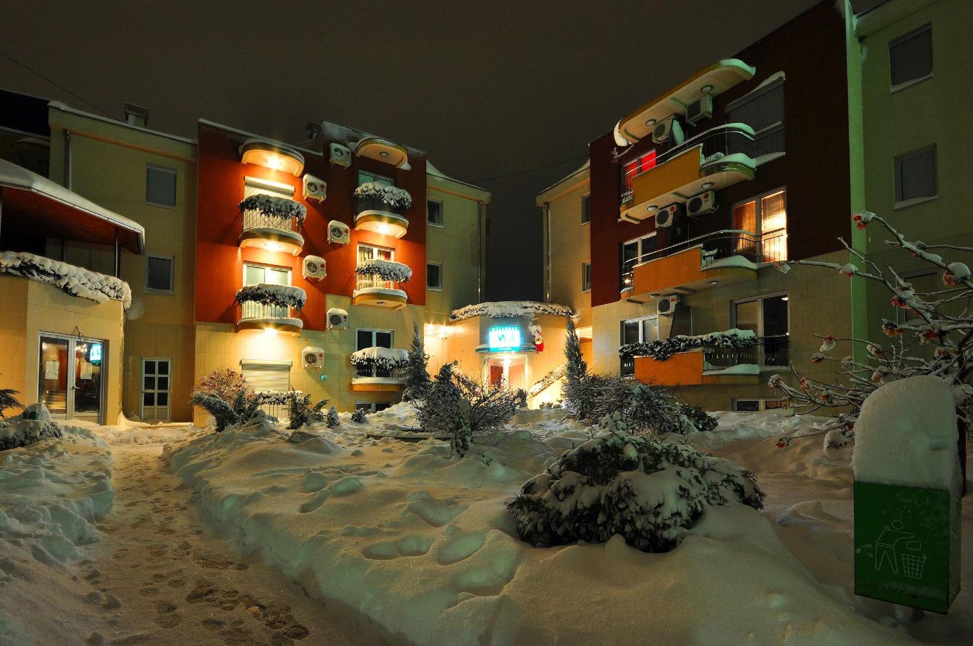 Apartments Iwa Centar Vrnjačka Banja Exterior foto